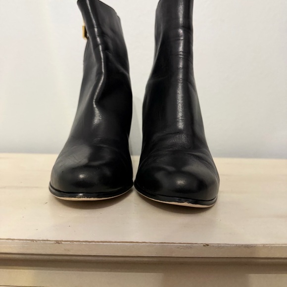 Michael Kors Black Leather Margaret Ankle Booties Size 8.5 - Picture 4 of 9